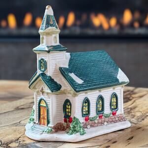 2003 Cobblestone Corners Country Village Church, Victorian Inspired Holiday